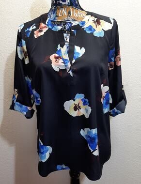 Daniel Rainn Women's Floral Navy Notch Neck Pullover Top l Size: PS